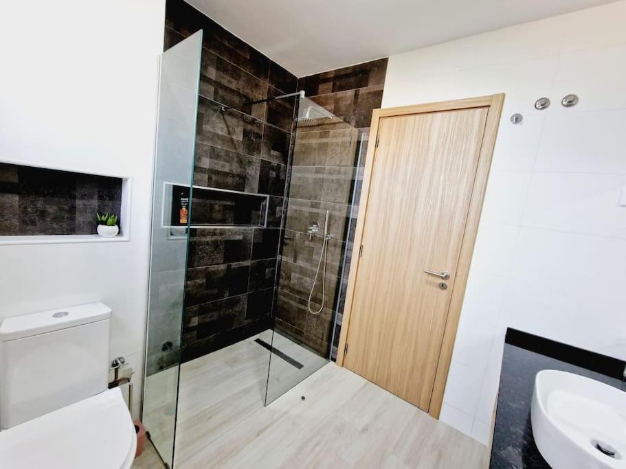 Апартаменты Apartamento Encantador Com Piscina E Vista Mar Прайя Экстерьер фото